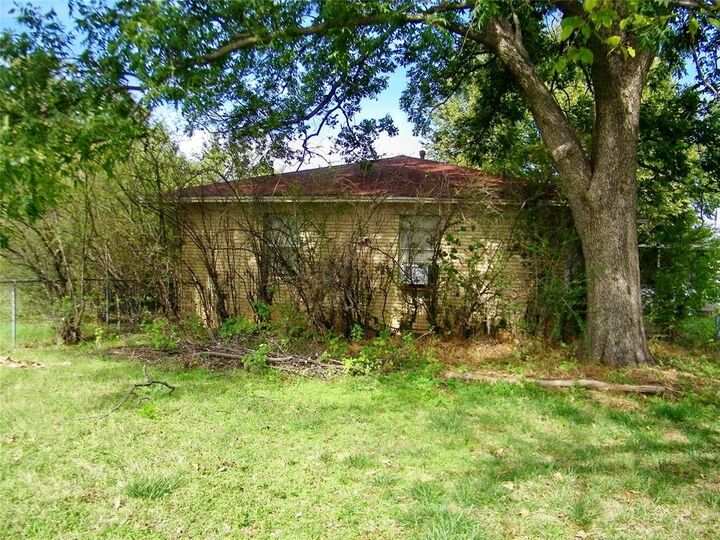 Property Photo: 511 S 8th Street OK 73055