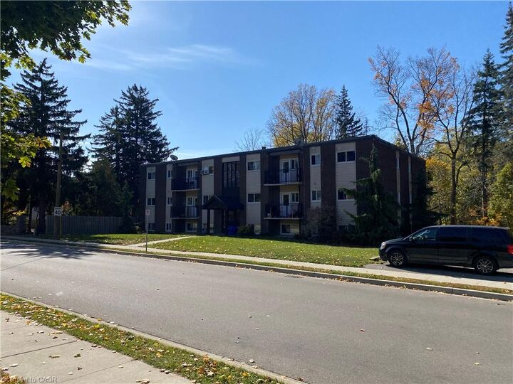 Property Photo:  154 Elgin Street N 3  ON N1R 5H8 