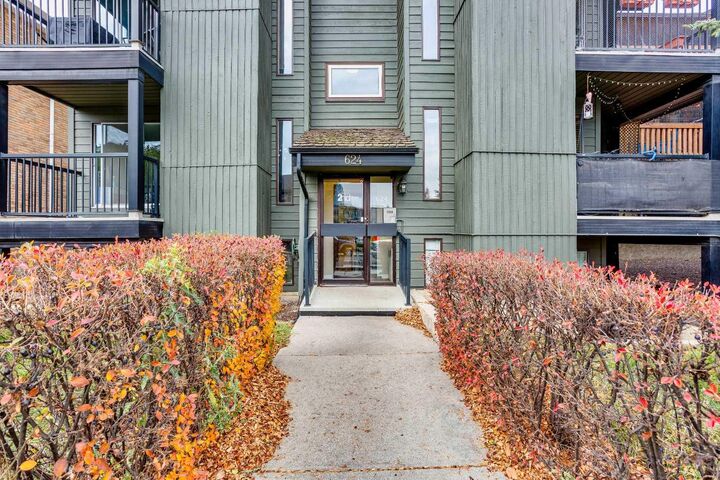 Property Photo:  624 2 Avenue NW 5  AB T2N 0E1 