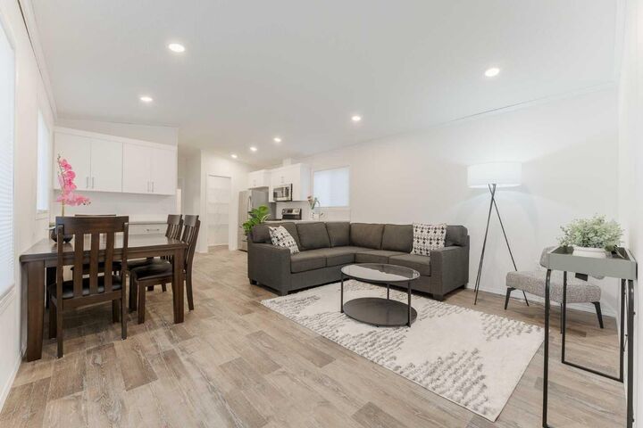 Property Photo:  6220 17 Avenue SE 5  AB T2A 0W6 