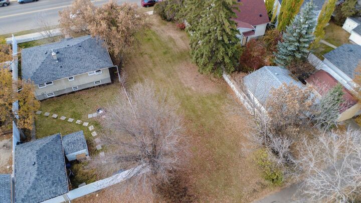 Property Photo: 5213 47 Avenue AB T4N 3P9