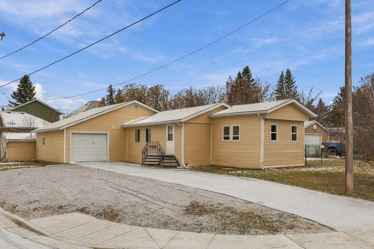 Property Photo: 1205 Downie Street AB T0M 0N0
