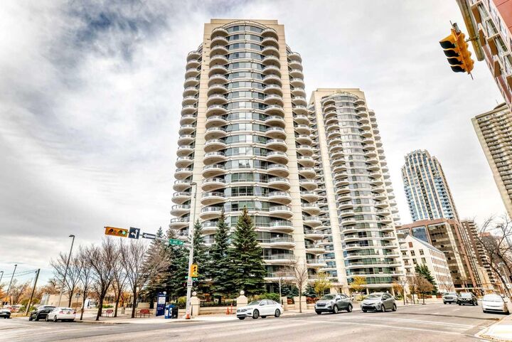 Property Photo:  1078 6 Avenue SW 1801  AB T2P 5N3 