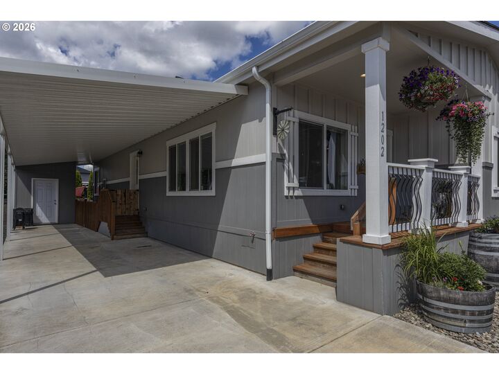 Property Photo: 1202 Bridge Loop OR 97127