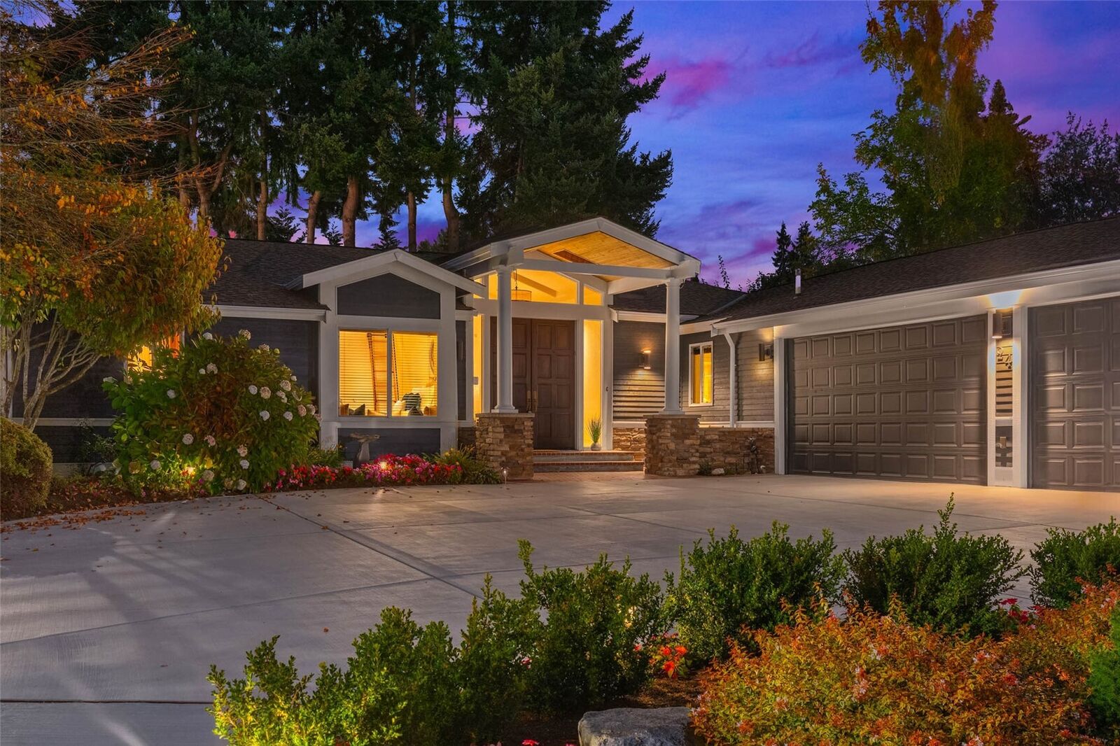 Property Photo:  24  Skagit Key  WA 98006 