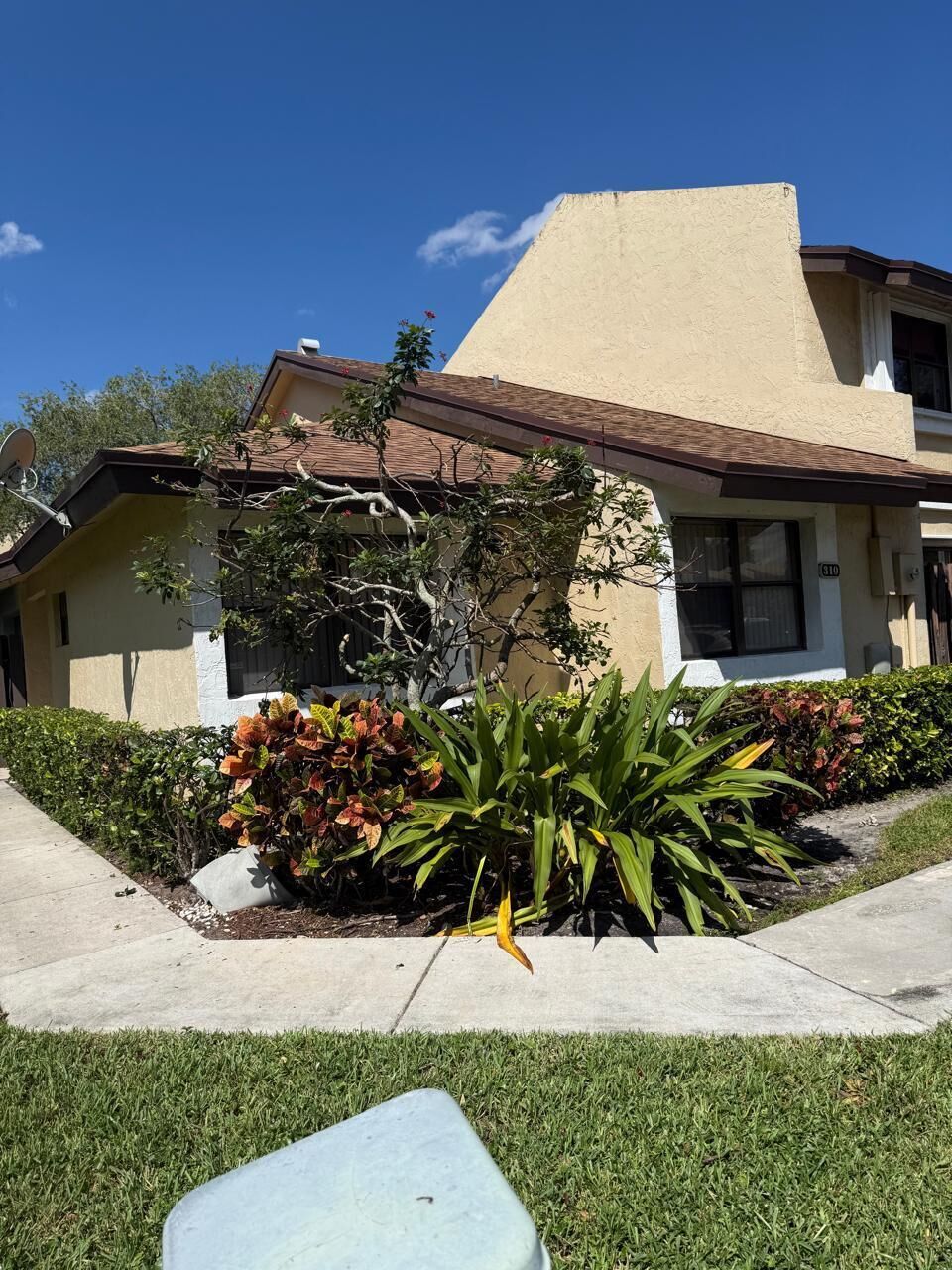 Property Photo:  310 SW 96th Terrace  FL 33025 