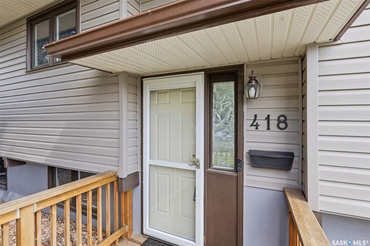 Property Photo: 418 Laval Crescent SK S7H 4K9