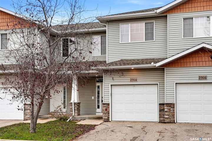 Property Photo:  2914 Cranbourn Crescent  SK S4V 3E4 
