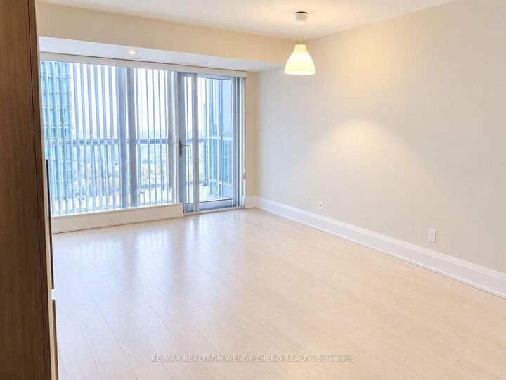 Property Photo:  120 Harrison Garden Boulevard 820  ON M2N 0C2 