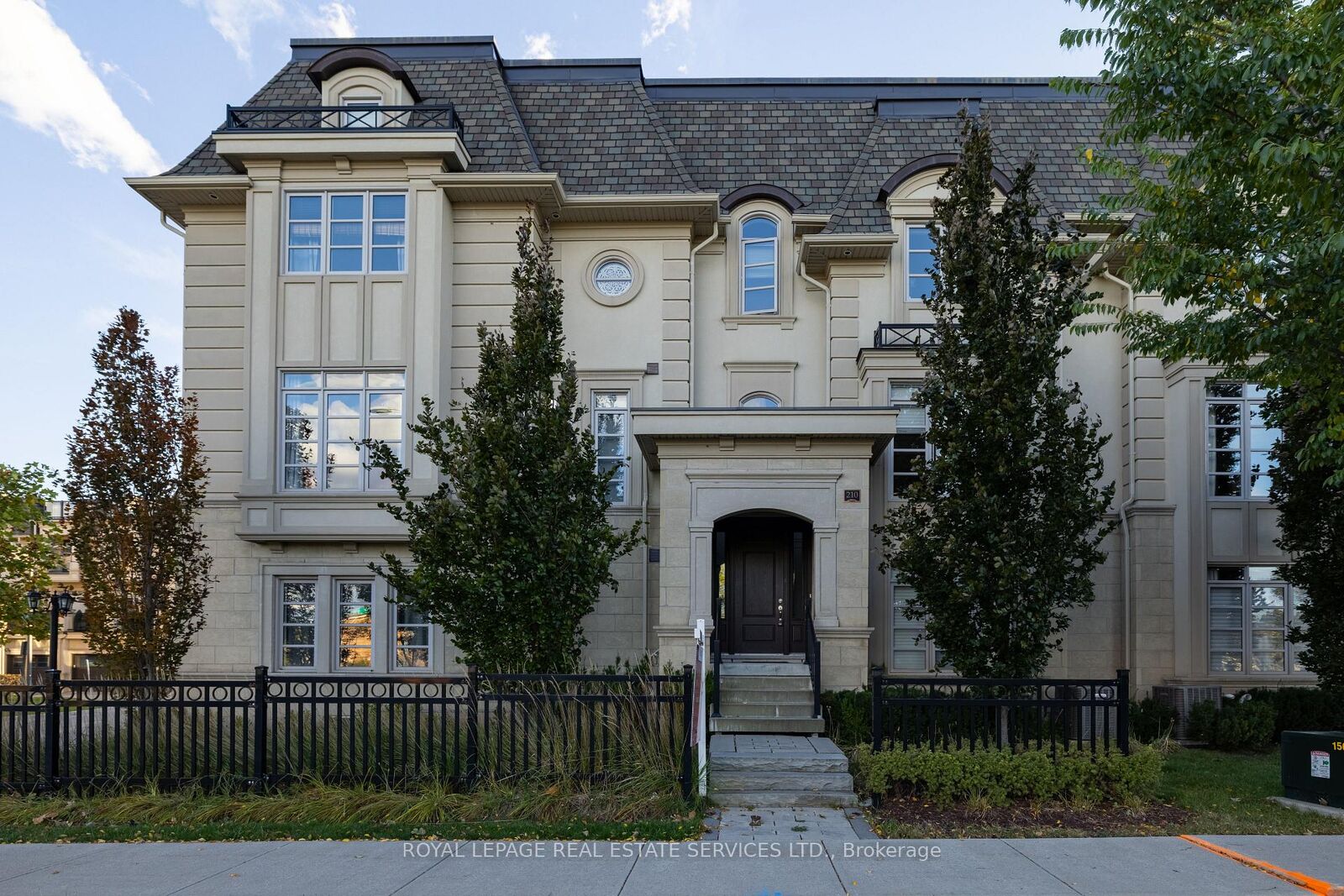 Property Photo:  210 Dorval Drive  ON L6K 0G5 