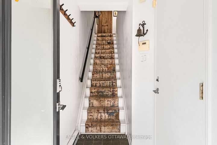Property Photo:  47 Ontario Street C  ON K1K 1L1 