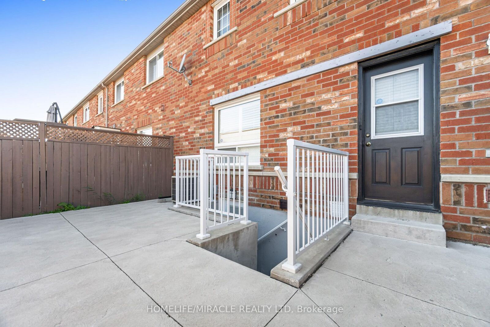 Property Photo:  3008 Britannia Road W Basement  ON L5M 6K2 