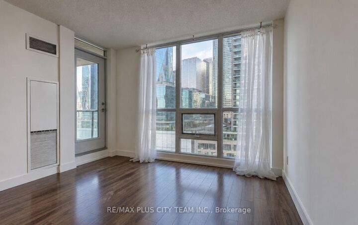 Property Photo:  16 Yonge Street 1004  ON M5E 2A1 