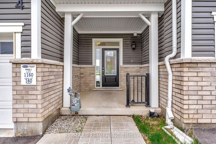 Property Photo:  4 Saxony Street  ON N2R 0S3 