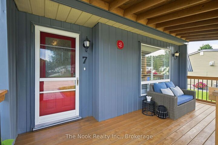 Property Photo:  7 Pineridge Crescent  ON L1B 1B9 