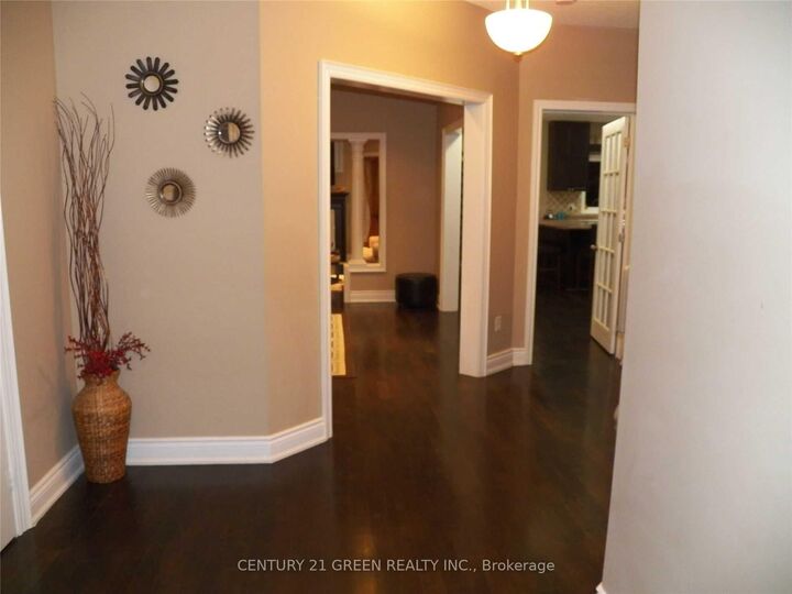 Property Photo:  689 Gypsy Fly Crescent  ON L5W 1H5 