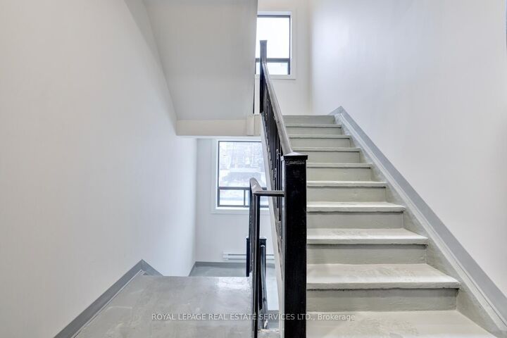Property Photo:  20 Duke Street 21  ON L8P 1X1 
