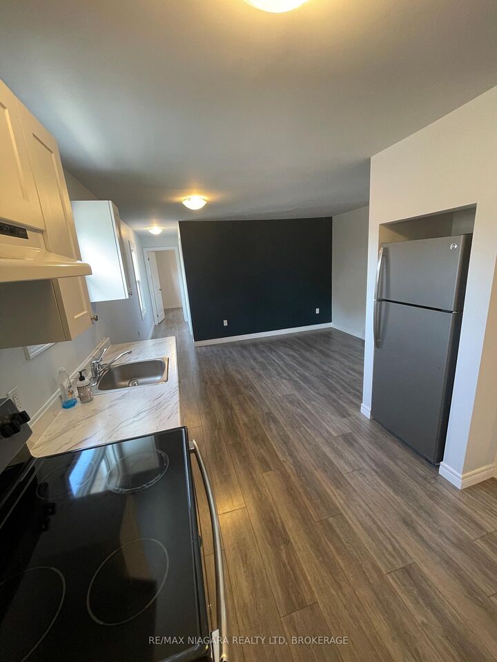 Property Photo: 117 Lyons Avenue C ON L3B 1L9