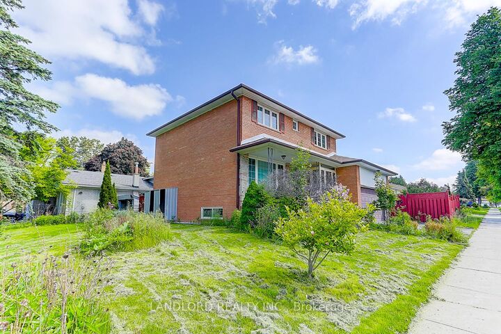 Property Photo:  21 Pineway Boulevard  ON M2H 1A3 