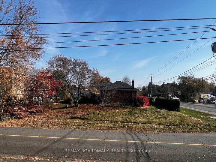 Property Photo:  1779 Queensdale Avenue  ON K1T 1J7 