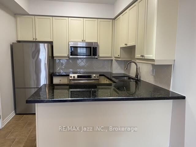 Property Photo: 375 Lakebreeze Drive 308 ON L1B 0A3