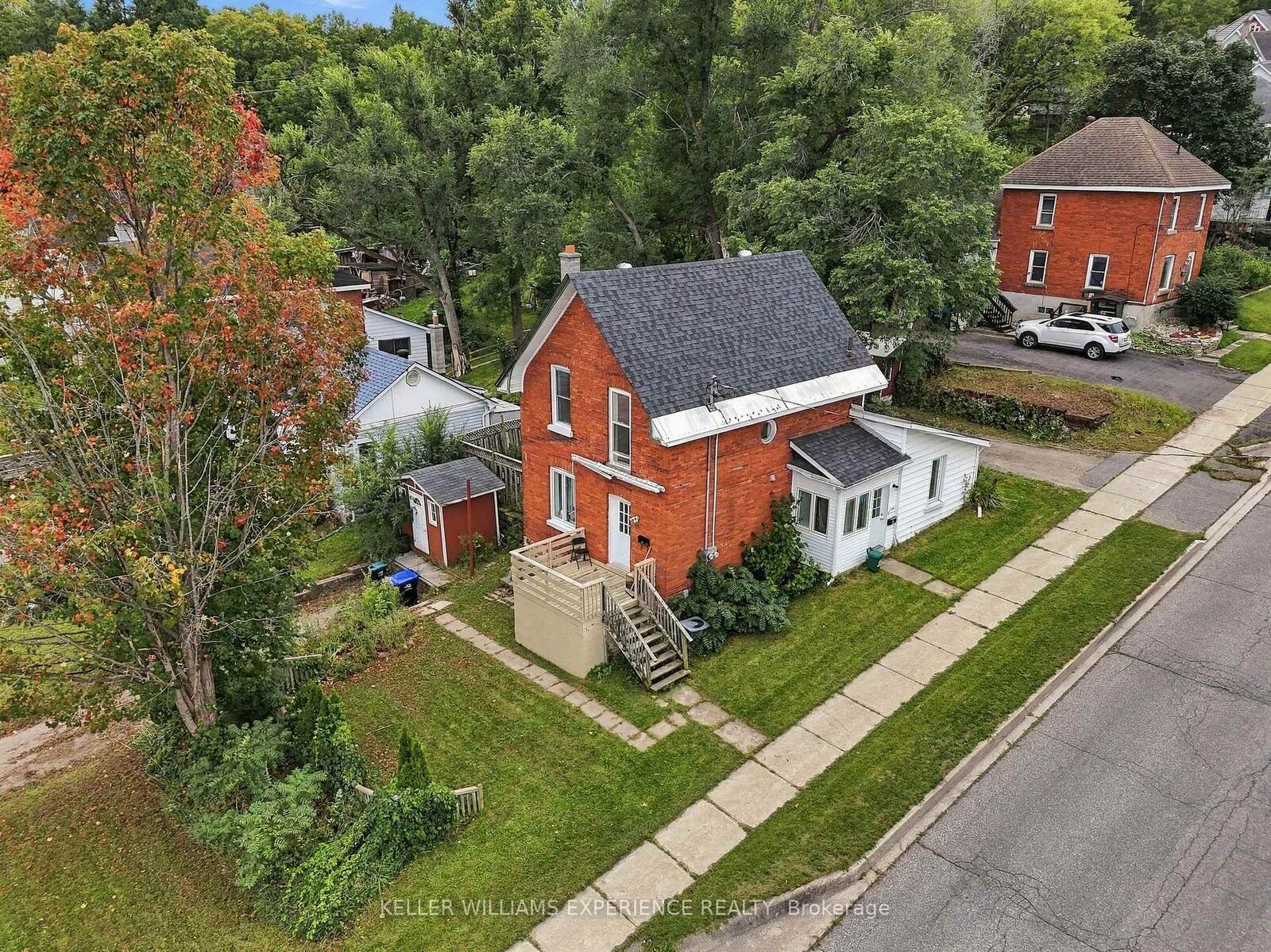 Property Photo: 154 Fifth Street ON L4R 3V9