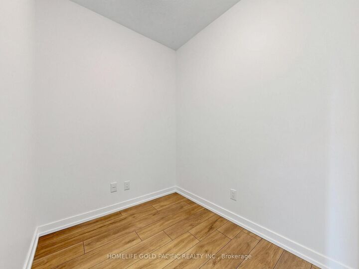 Property Photo: 225 Sackville Street 1807 ON M5A 0B9