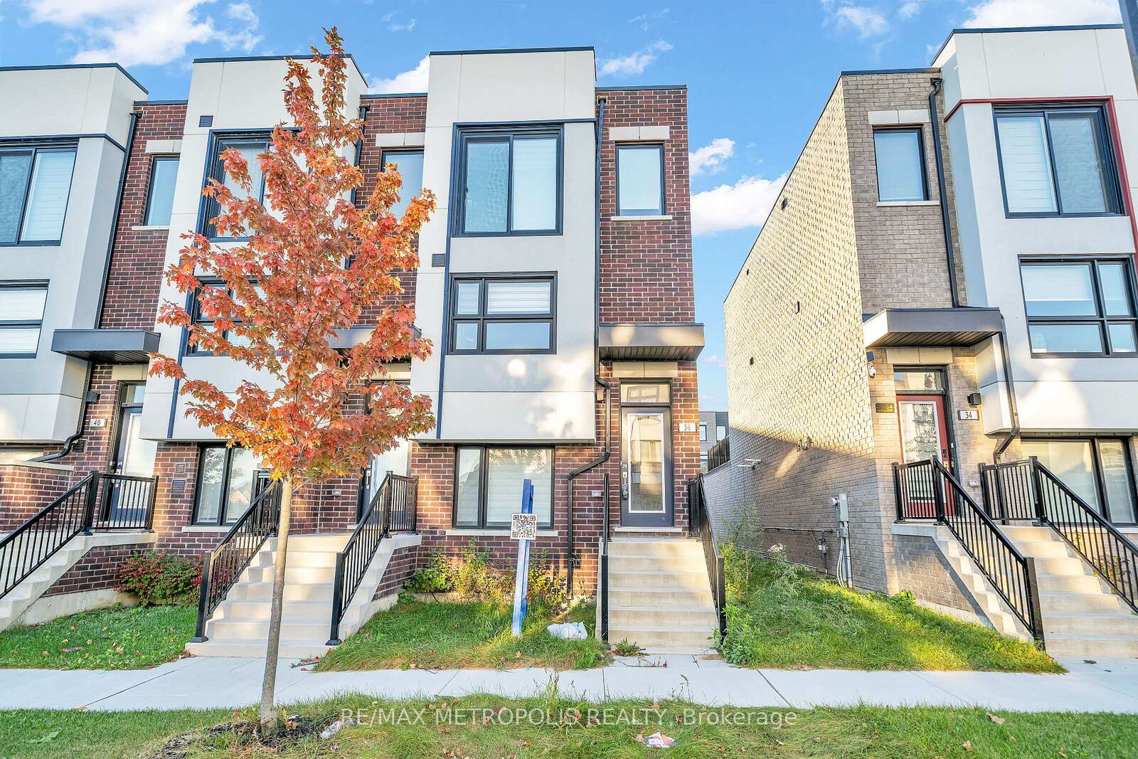 Property Photo:  36 Bateson Street  ON L1S 7M3 