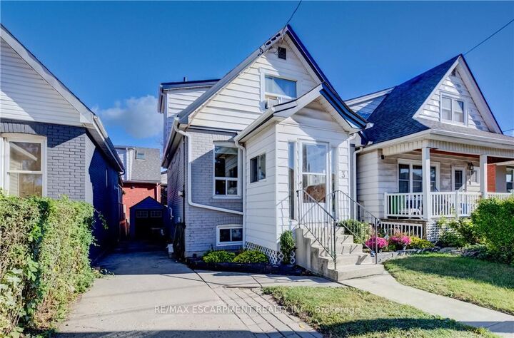 Property Photo:  3 Craigmiller Avenue  ON L8L 3H9 