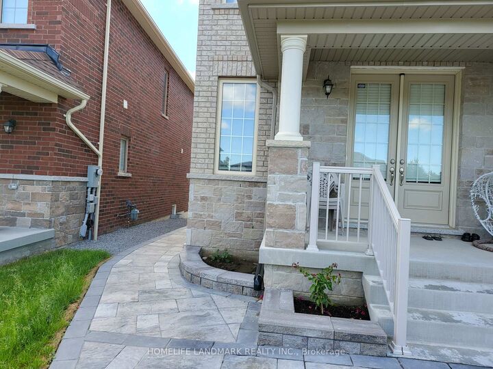 Property Photo: 1015 Kingpeak Crescent Bsmt ON L1V 2P8