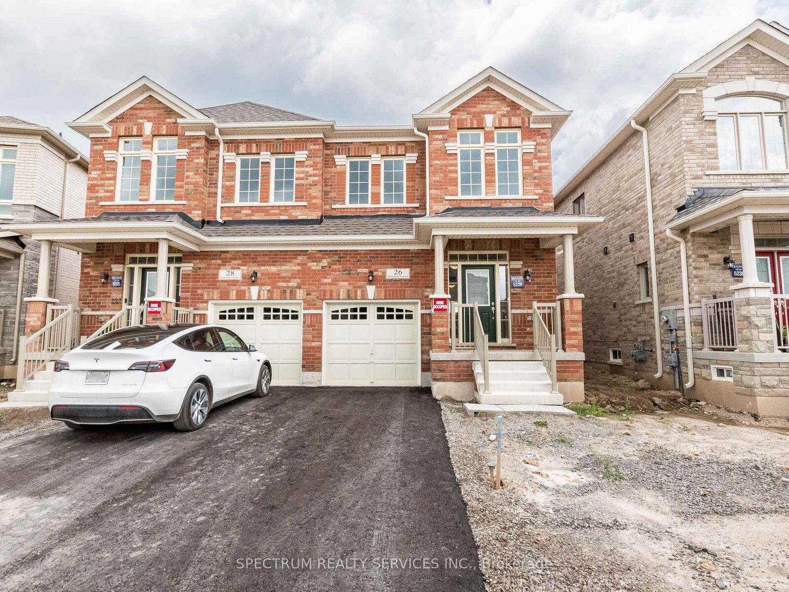 Property Photo:  26 Holcomb Terrace  ON L8B 1Z8 