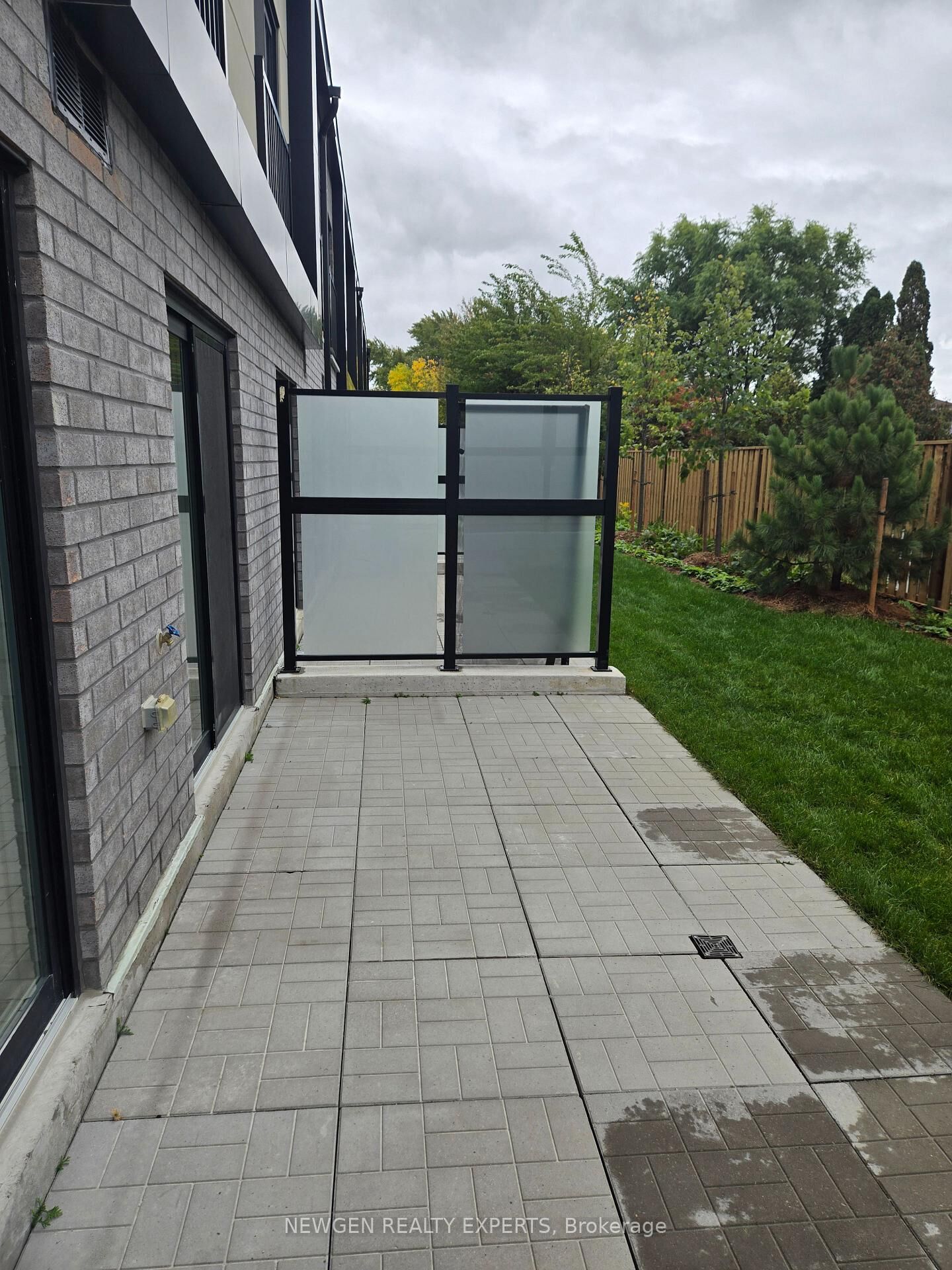 Property Photo:  1660 Victoria Park Avenue C102  ON M1R 0G8 