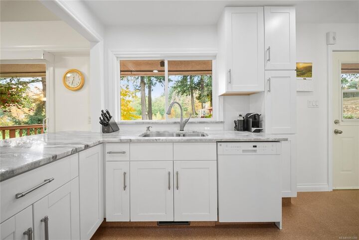 Property Photo:  417 Girvin Ave  BC V9S 4W7 