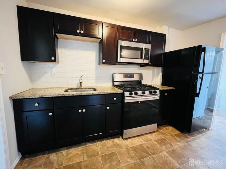 Property Photo:  417 Henry Street 4  NJ 08879 