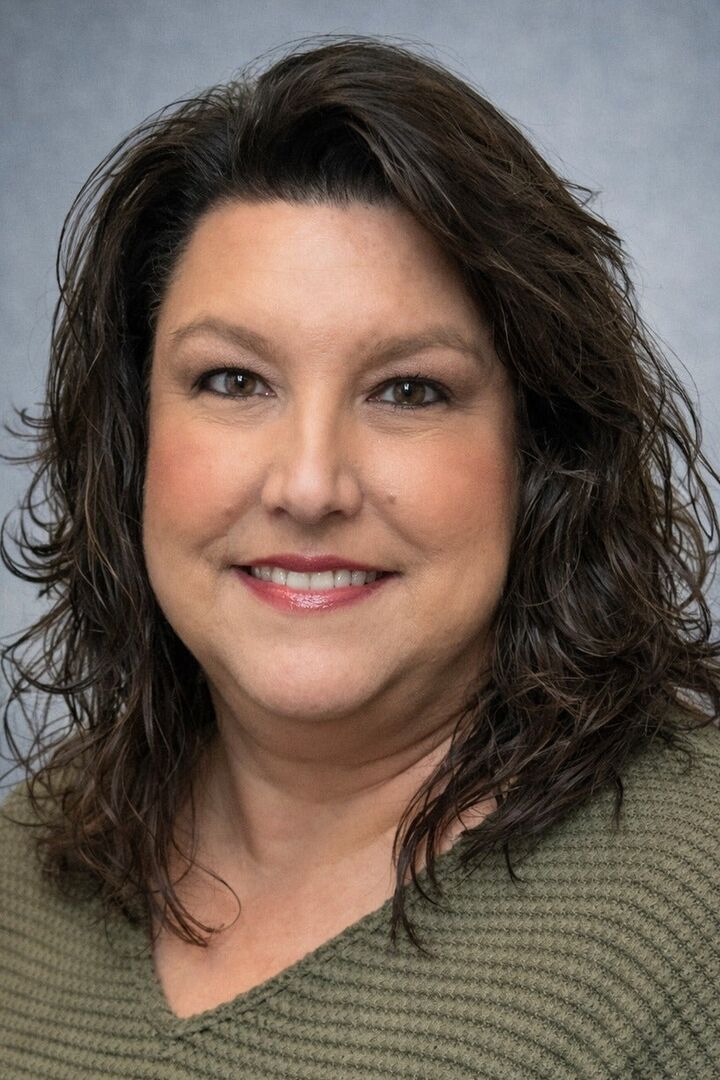 Lisa Land, Real Estate Salesperson in Thomson, Watson & Knox Real Estate