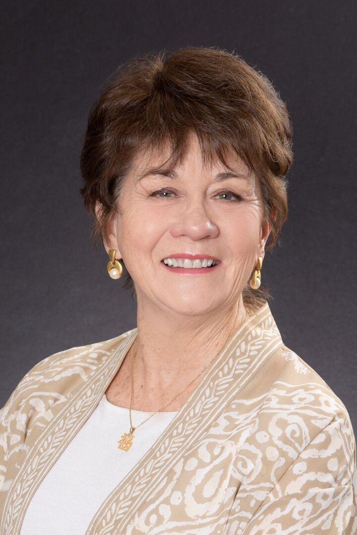 Mary Anne Bolin,  in Aurora, Circle