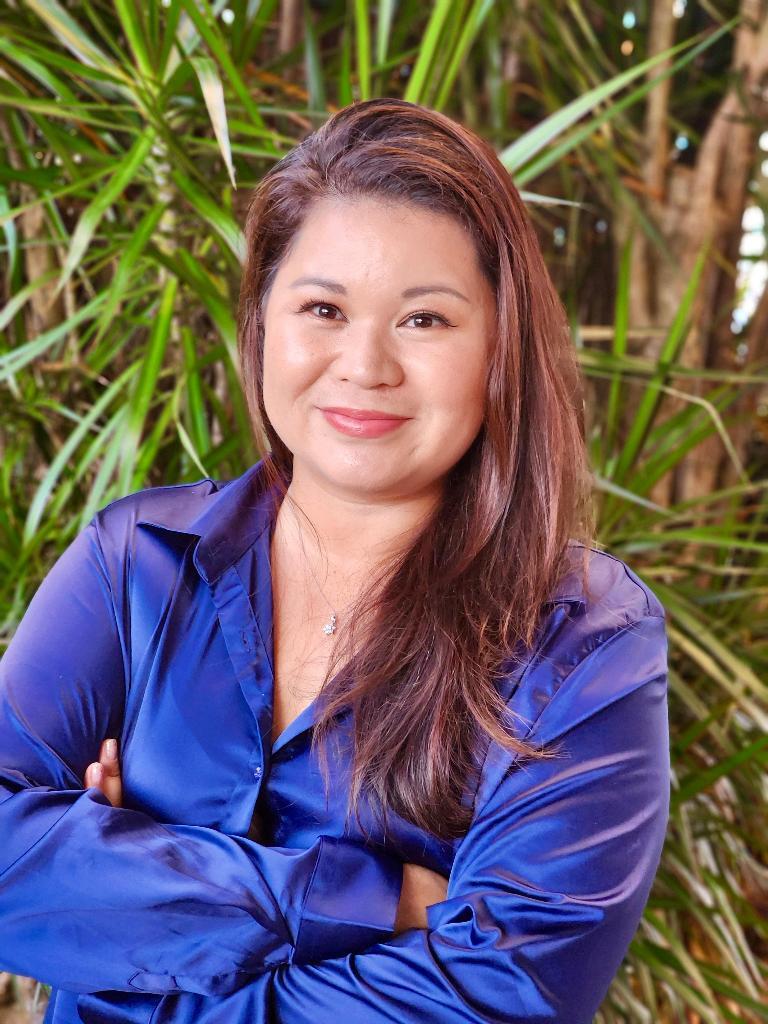 Melanie Brokaw, Real Estate Salesperson in Hilo, Island Properties