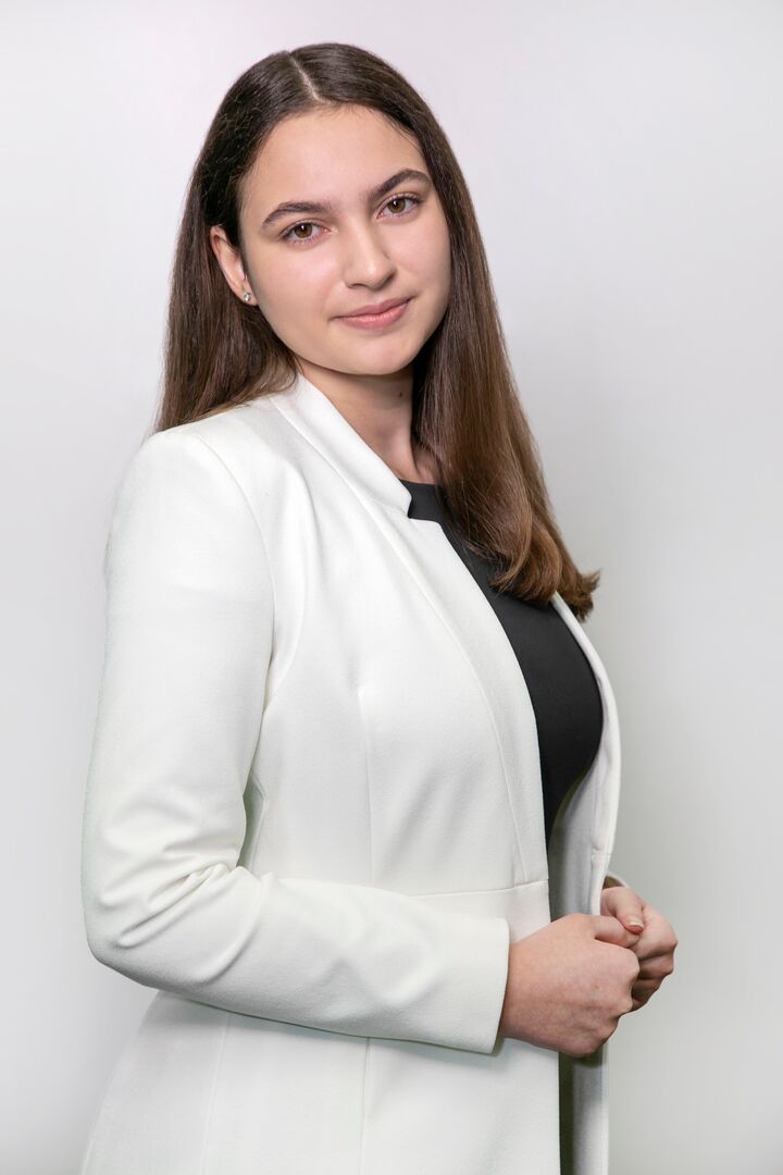 Lusine Aleksanyan, Real Estate Salesperson in Glendale, Hallmark Realty