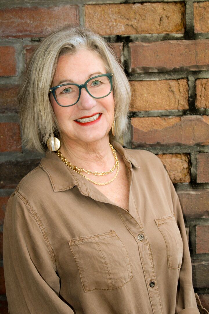 Karen Colston, Real Estate Salesperson in Saginaw, Signature Realty