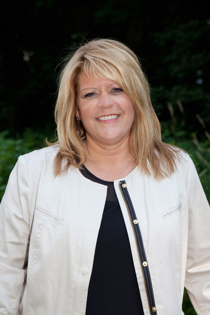 Stephanie Garner, Real Estate Salesperson in Comstock Park, ERA Reardon Realty Great Lakes