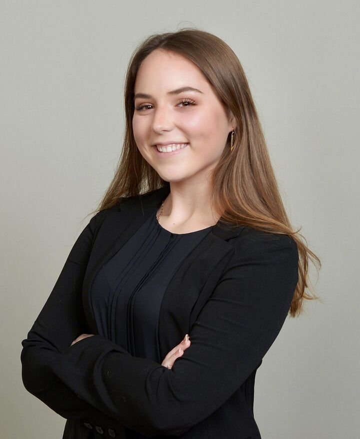 Sarah Sweaney, Real Estate Salesperson in Saint Louis, Premier Group