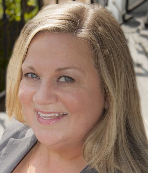 Lisa Lewis, Real Estate Salesperson in Chattanooga, Signature Brokers
