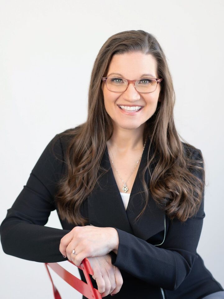 Leslie Benson, Real Estate Broker in Portage, Affiliated