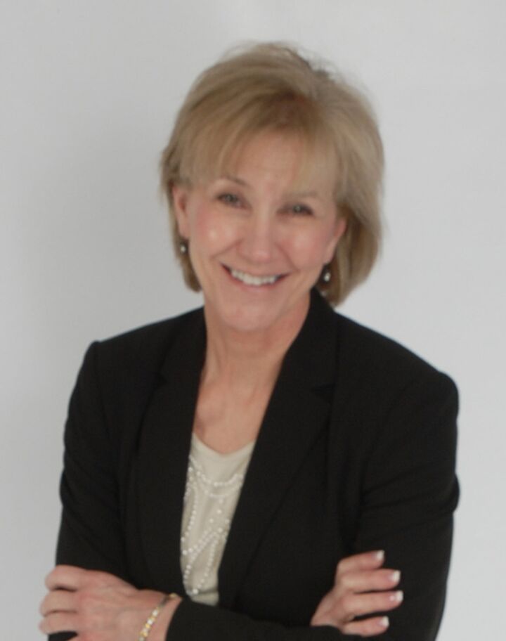 Sue Broadwater, Real Estate Salesperson in Vienna, Select Properties