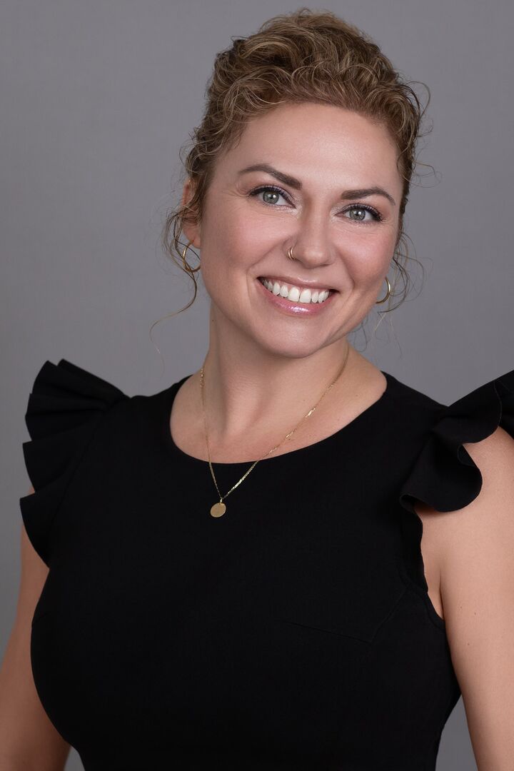 Angelina Criscione, REALTOR® in Ewa Beach, Refined