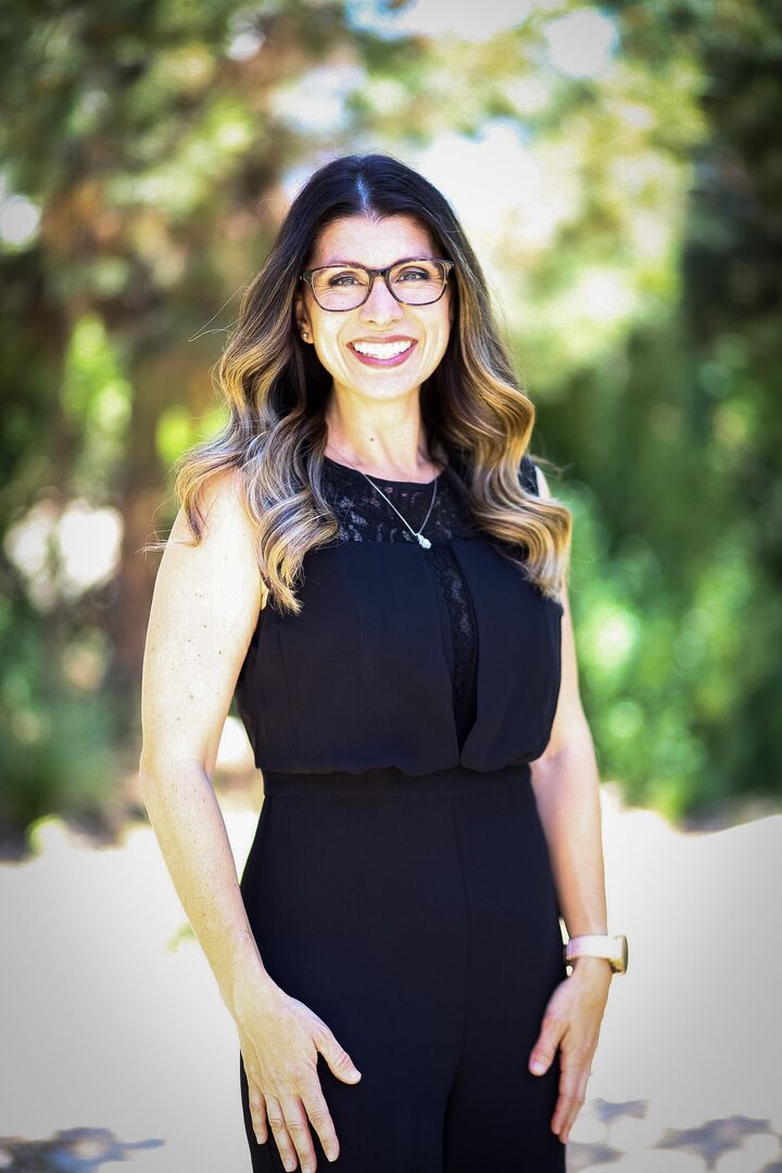 Michelle Pratt, Real Estate Salesperson in Yucaipa, Kivett-Teeters Associates