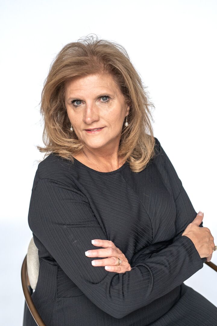Diana Johnson, Real Estate Salesperson in Chattanooga, Pryor Realty, Inc.
