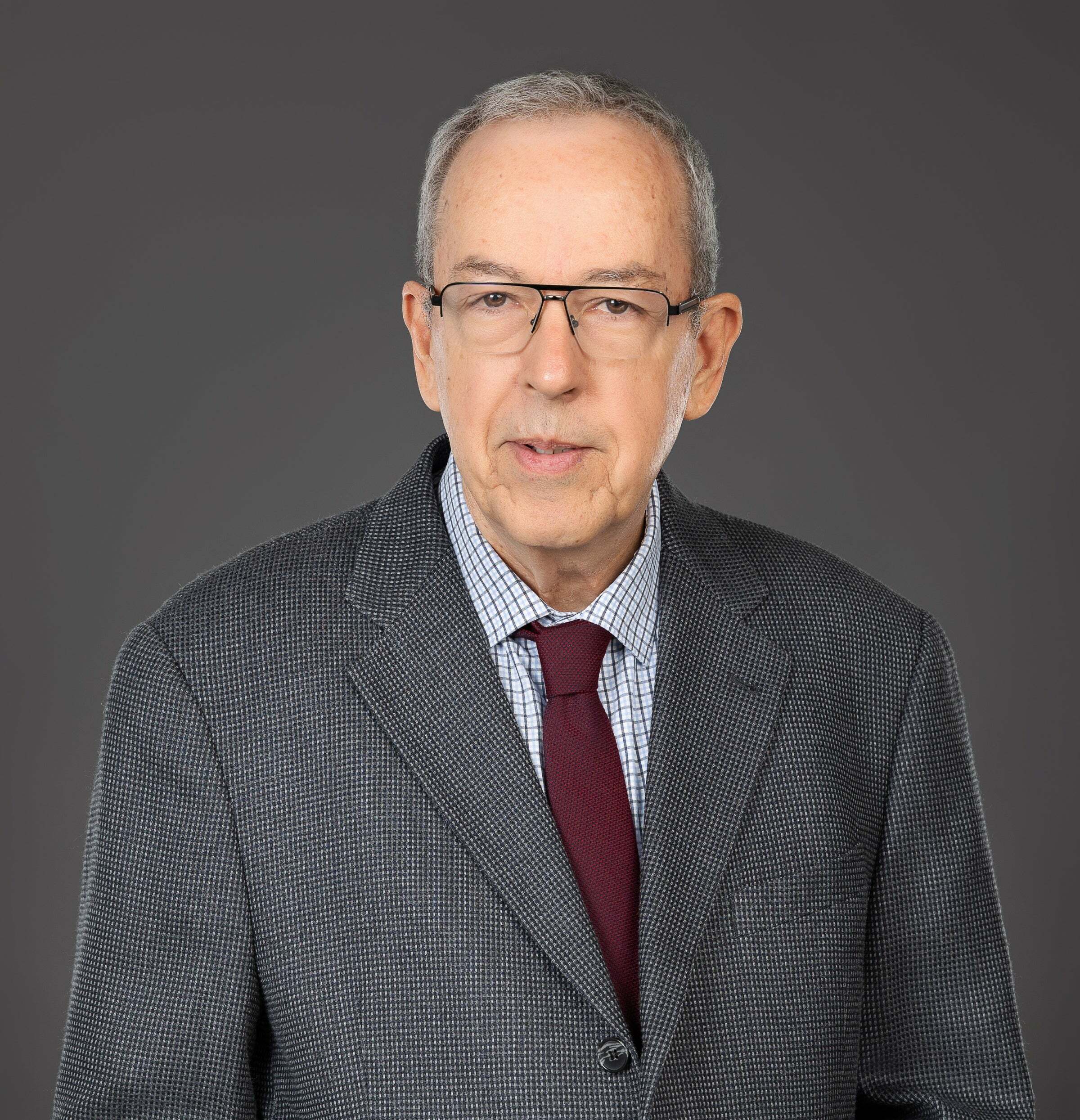 Oscar Prestinary,  in Mundelein, Circle