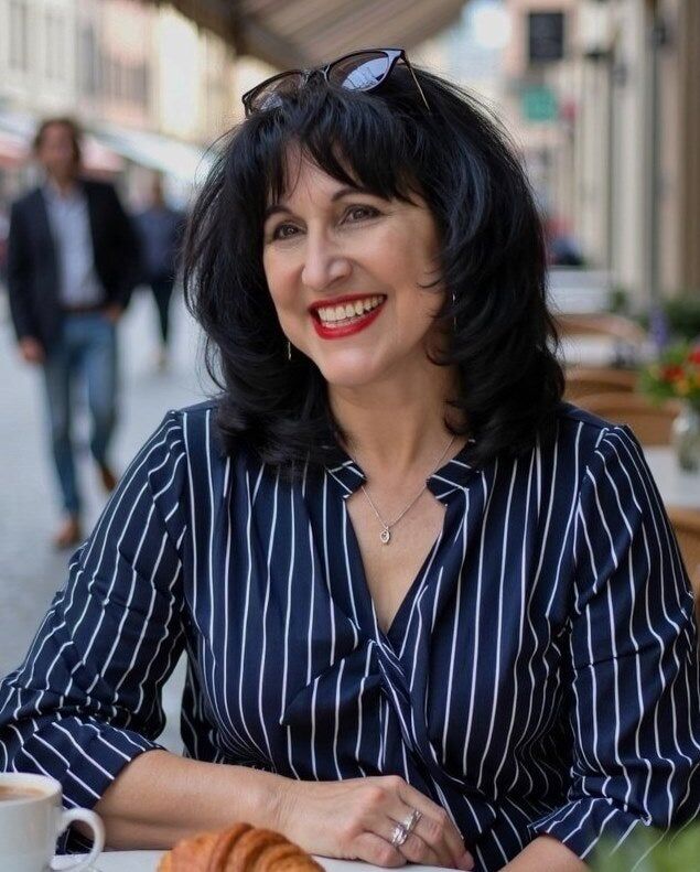 Violet Ferro,  in Shelby Township, Professionals