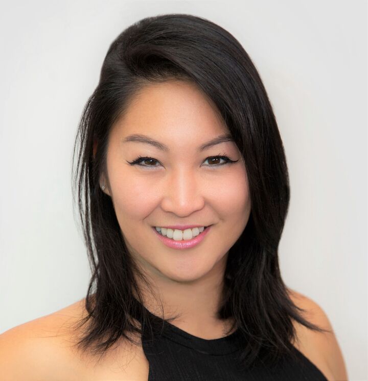 Eva Lee, Real Estate Salesperson in Glendale, Hallmark Realty